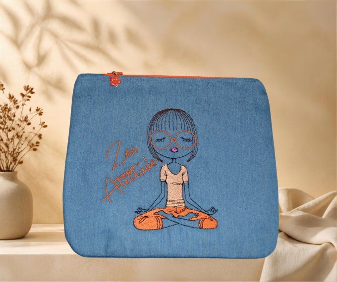 Trousse maquillage plate et brodée 