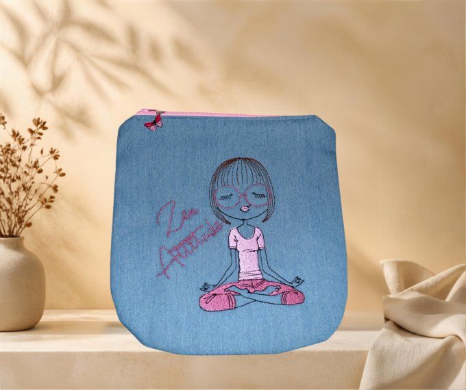 Trousse maquillage plate et brodée  