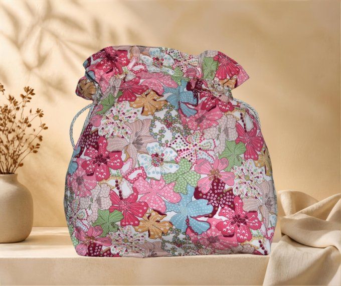 Pochon brodé - sac de voyage lingerie 