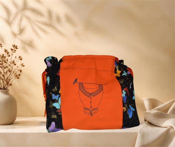 Pochon brodé - sac de voyage lingerie 