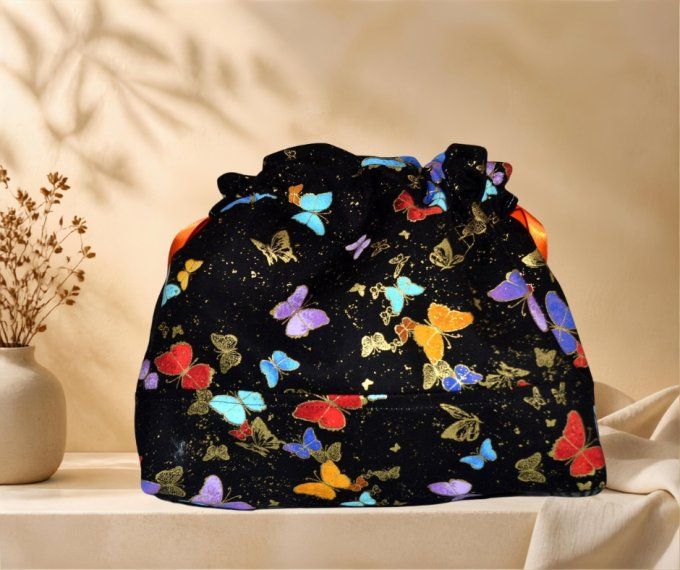 Pochon brodé - sac de voyage lingerie 