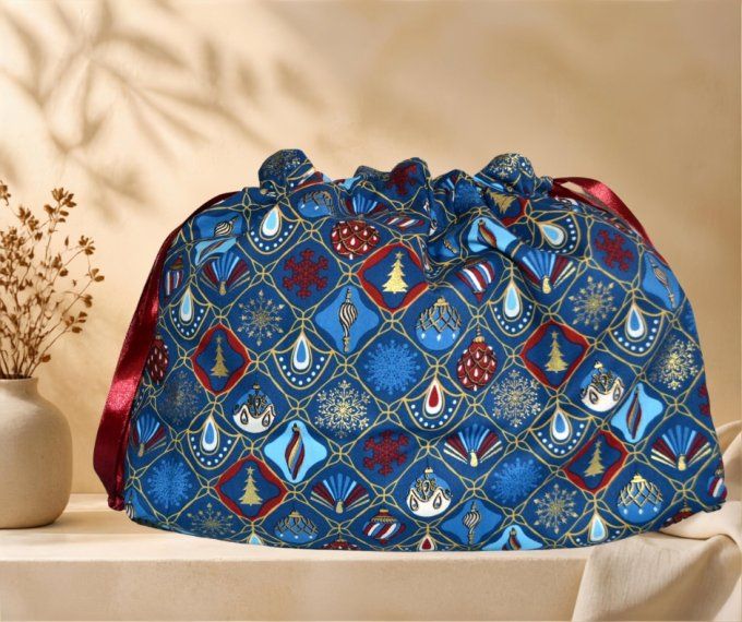 Pochon brodé - sac de voyage lingerie 