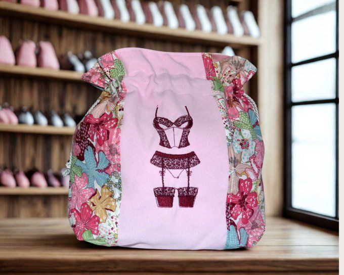 POCHON LINGERIE